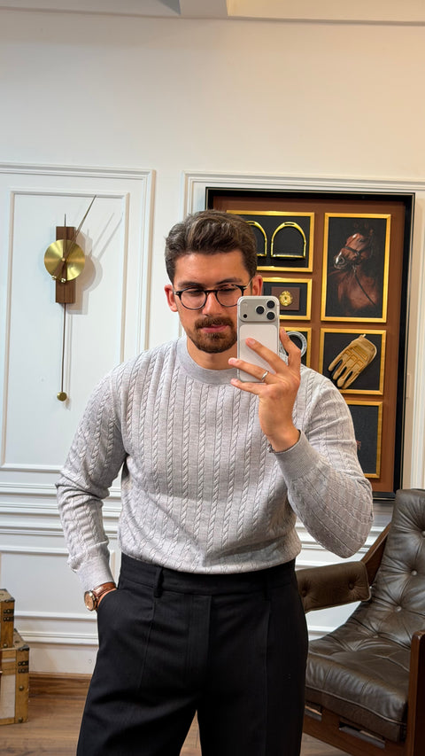 Saxon Cable-knit Crewneck 01